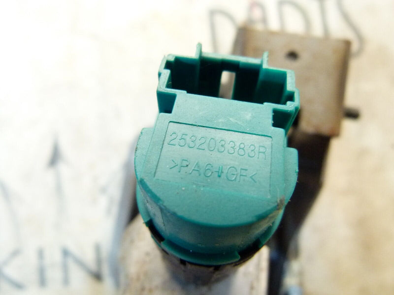 RENAULT CAPTUR 2020-ON BRAKE PEDAL WITH BRAKE LIGHT SENSOR 465012396R