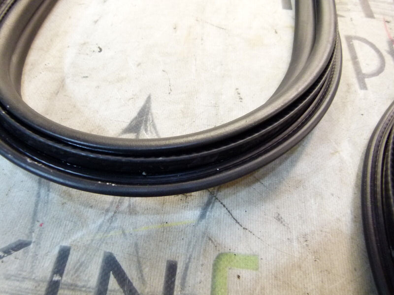 RENAULT CAPTUR 2020-ON BOOT/TRUNK RUBBER SEAL WEATHERSTRIP