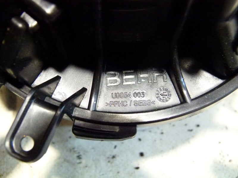 AUDI A4 HEATER BLOWER FAN MOTOR GENUINE U0854003