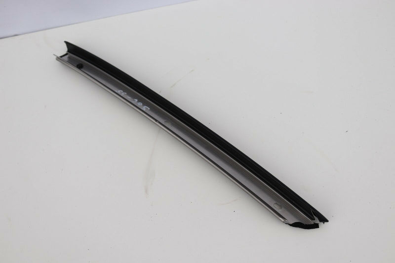 MAZDA MX-5 2005-2007 FRONT RIGHT WINDOW MOULDING TRIM NE51-50-510E (S06-35)