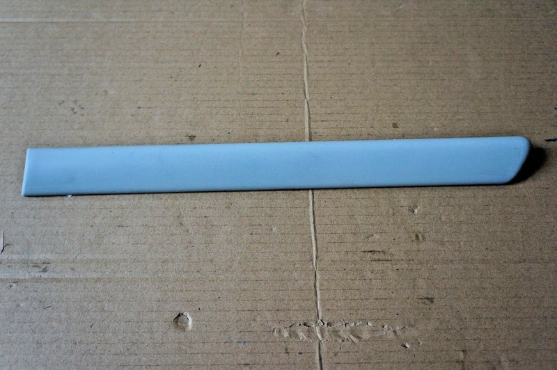 VW GOLF 1998-2005 N/S LEFT REAR BODY DOOR MOULDING 1J3853535B (S07-21)