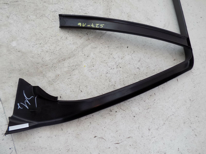 BMW X5 E70 M SPORT WINDOW DOOR FRAME PLASTIC COVER LEFT REAR 51357141035 (S27-16