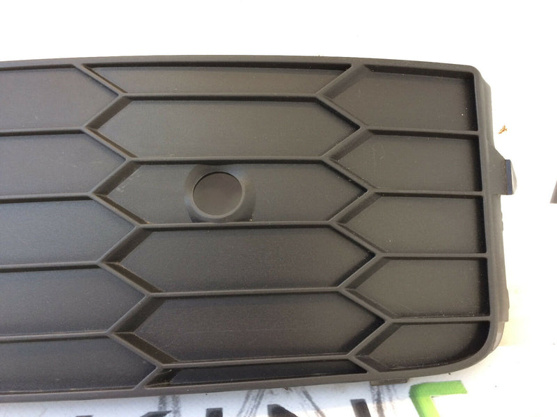 SKODA OCTAVIA vRS 5E FRONT BUMPER GRILLE LEFT & RIGHT SIDE 5E0807681C 5E0807682C