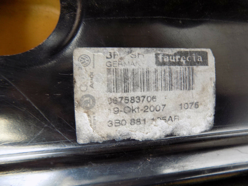 VW PASSAT B5 B3 1999-05 GENUINE FRONT SEAT LEFT PASSENGER SIDE 3B0881105