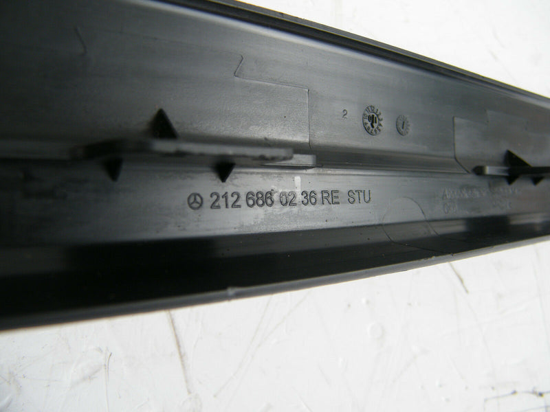 MERCEDES W212 E 2010-15 FRONT RAIL PAVEMEN RIGHT SIDE TRIM PANEL O/S A2126860236