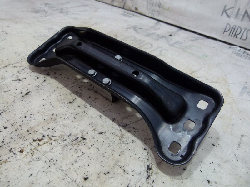 MERCEDES C W204 2007-2011 GEARBOX SUPPORT BRACKET GENUINE A2042421001