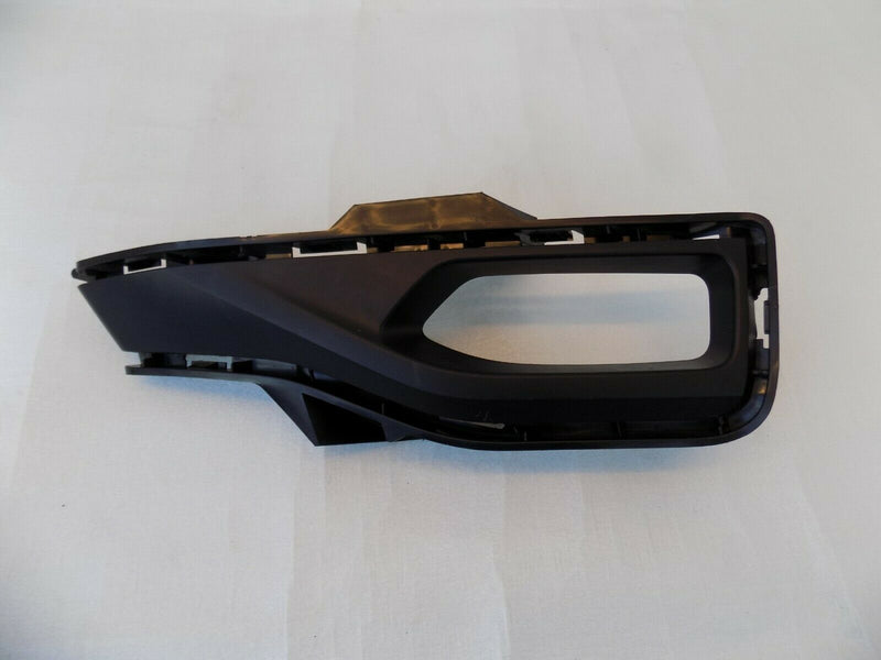 NISSAN LEAF 2017-ON FRONT RIGHT FOG LGHT BEZEL SURROUND 62256-5SK0B /S17-40