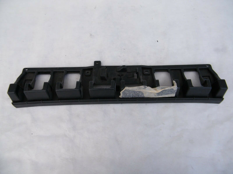 VOLVO C30 2007-12 REAR BUMPER CENTER BRACKET 30657221 (V037)