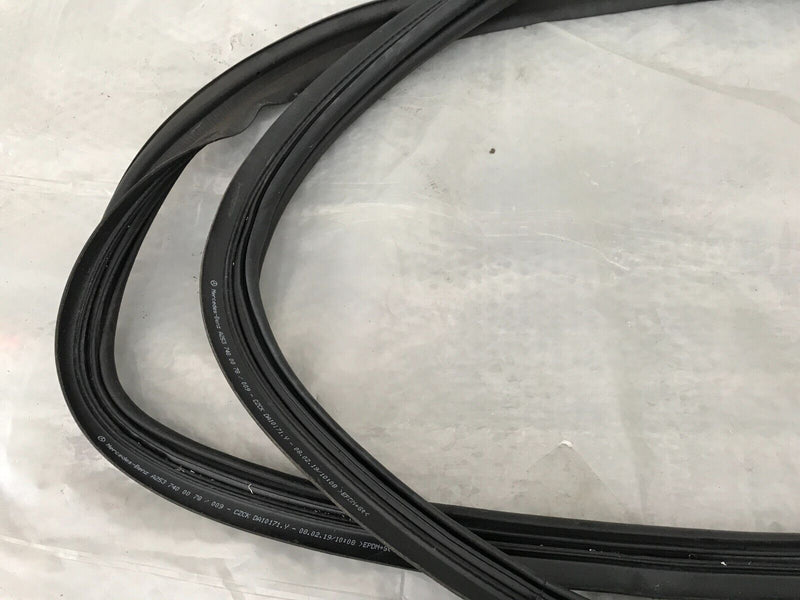 MERCEDES GLC X253 SUV 2016-21 BOOT LID TAILGATE RUBBER SEAL GENUINE A2537400078