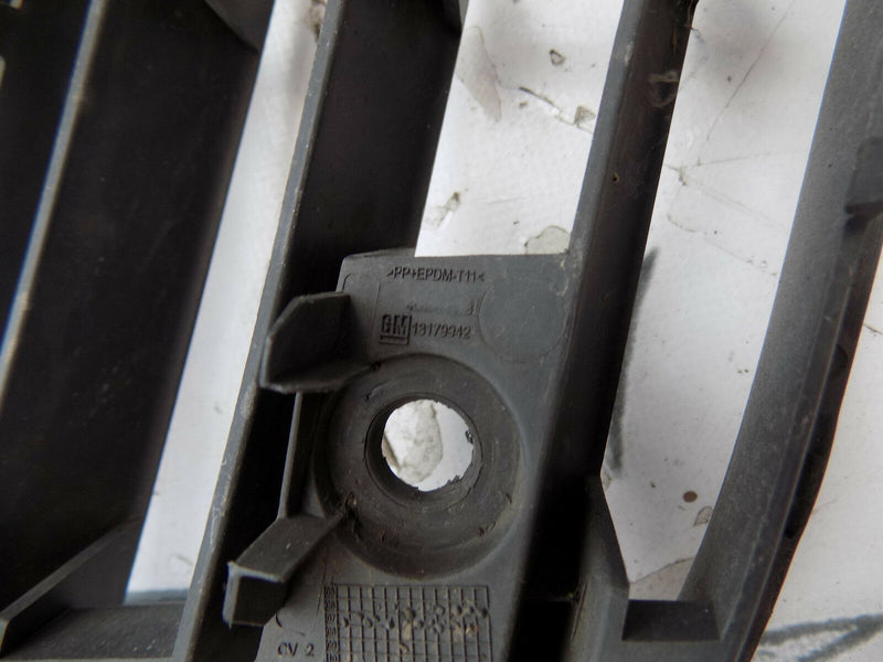 VAUXHALL CORSA D 2007-10 FRONT BUMPER LOWER GRILL GRILLE GENUINE 13179942