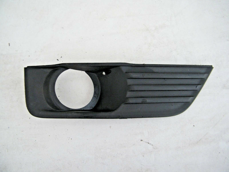 FORD FOCUS MK2 FRONT RIGHT FOG LIGHT BUMPER TRIM SURROUND 4M5119952AE (S15-14)