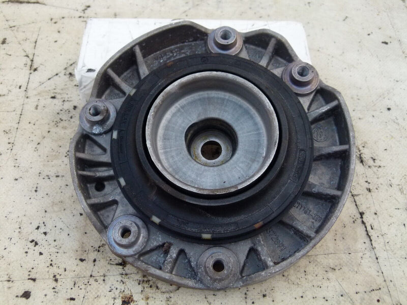 BMW X1 F48 2015-19 FRONT RIGHT SHOCK ABSORBER MOUNT GENUINE 688418101