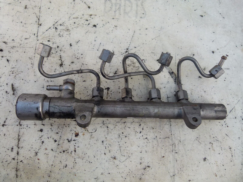 MERCEDES C W204 2007-11 DIESEL 2.2 FUEL INJECTOR RAIL GENUINE A6510700495