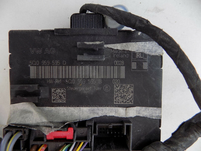 AUDI A3 OFFSIDE / NEARSIDE SIDE REAR DOOR CONTROL MODULE ECU 5Q0959595D (S11-43)