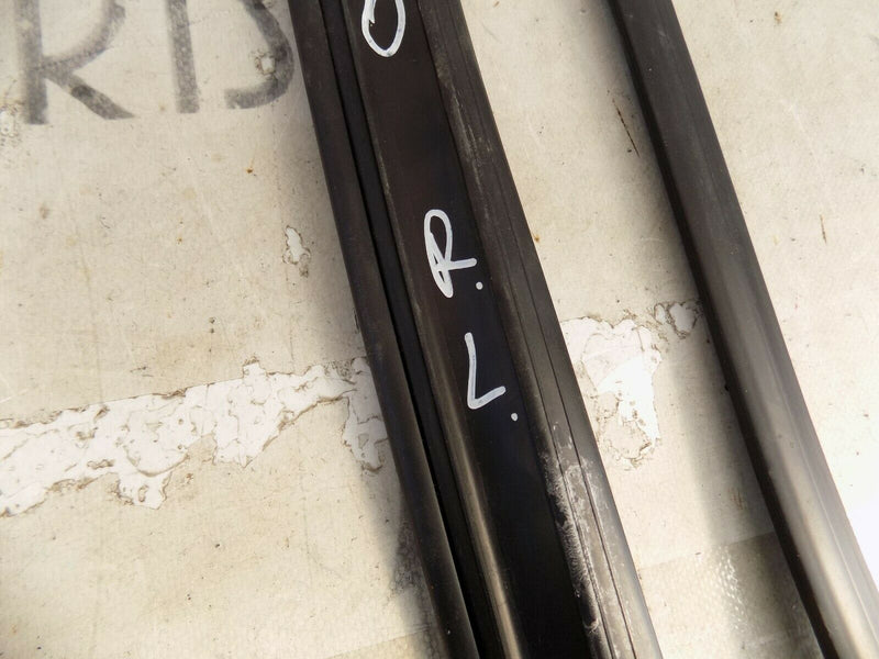 MINI COUNTRYMAN F60 2017-ON REAR LEFT DOOR RUBBER SEAL 7390165 *1