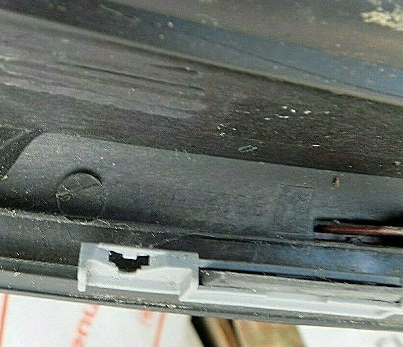 PEUGEOT 3008 2008-2016 FRONT RIGHT WINDSHIELD TRIM MOULDING 9682757880 *N