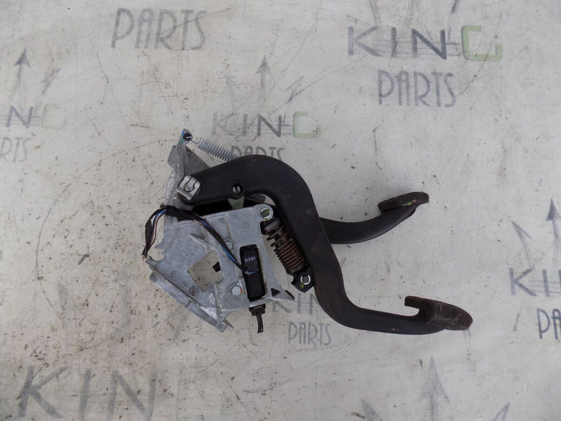 BMW F30 F31 2012-2015 CLUTCH & BRAKE PEDAL ASSEMBLY WITH BRACKET 67871110 #