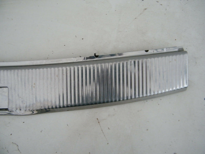 VW TOUAREG 7L 02-06 BOOT LOADING TRIM PANEL COVER LOCK SILL PROTECTOR 7L6863459B