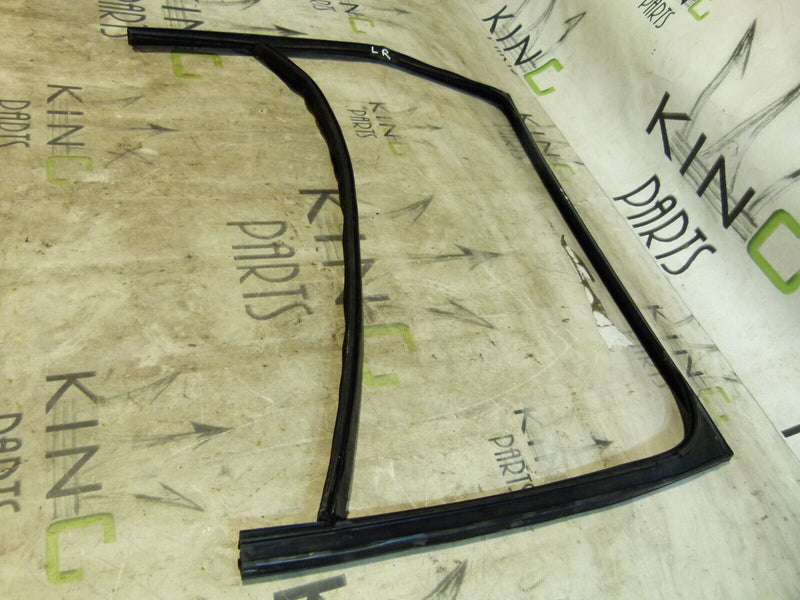 RANGE ROVER SPORT 13-17 REAR LEFT DOOR WINDOW RUBBER SEAL DK6225767A