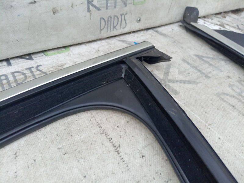 MERCEDES W205 C CLASS 14-21 FRONT LEFT WINDOW TRIM GUIDE RAIL A2057250125 #