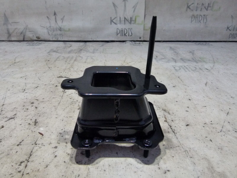 HYUNDAI TUCSON IV 2020-ON REAR BUMPER RIGHT BRACKET GENUINE 86642N7100