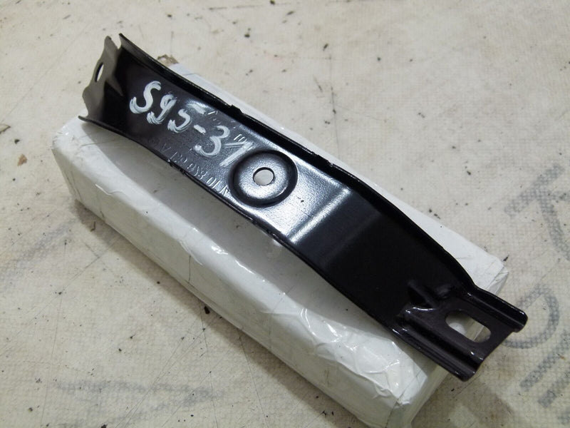 MERCEDES GLA X156 2013-17 FRONT LEFT WING BRACKET GENUINE A1566280114