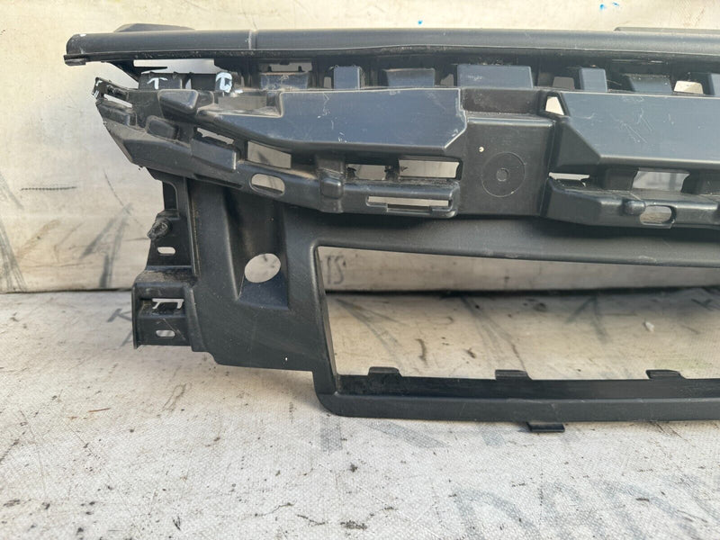PEUGEOT 208 2019-ON FRONT BUMPER CENTRE BRACKET 9823209780