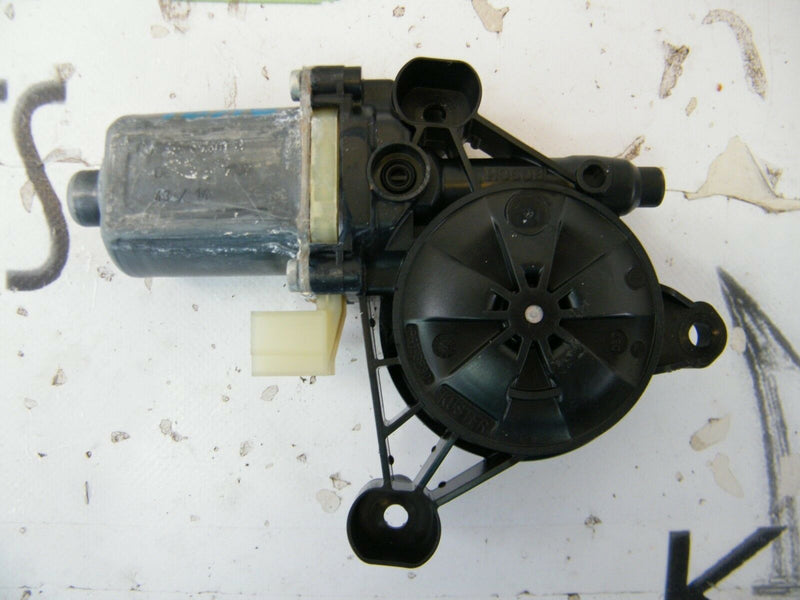 AUDI A3 (8V) 2012-2016 S-LINE 5DR DRIVER FRONT WINDOW MOTOR 5Q0959801B