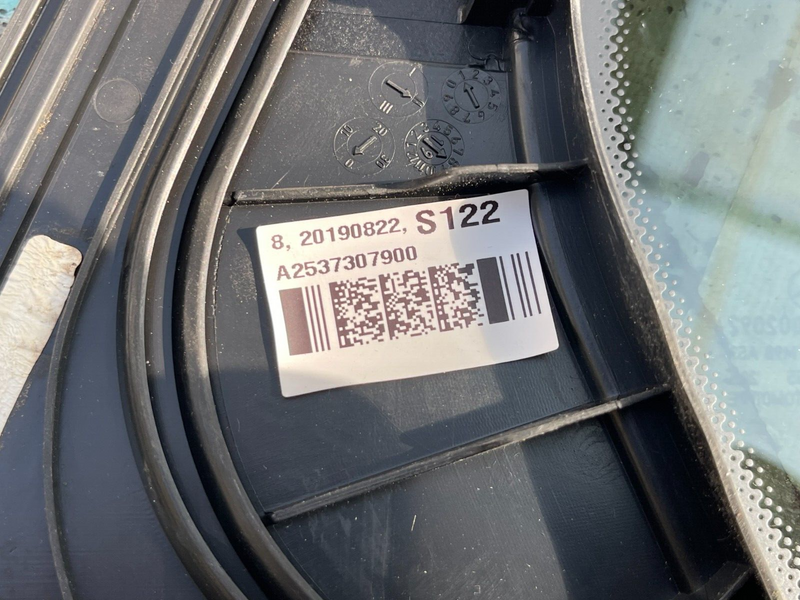 MERCEDES GLC SUV X253 2015-2021 LEFT SIDE REAR DOOR QUARTER WINDOW GLASS