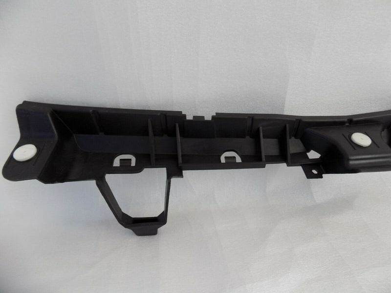VAUXHALL ASTRA J MK6 2013-15 CENTRE REAR BUMPER MOUNT 5DR 13266743 /B04-33 /B8-4