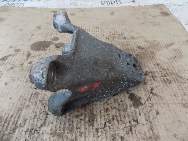 AUDI Q7 PORSCHE CAYENNE ENGINE BEARING HOLDER SUPPORT RIGHT SIDE 7L8199307K