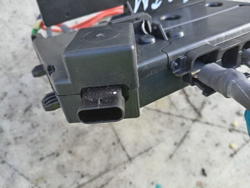 MERCEDES C CLASS W205 14-21 BATTERY FUSE BOX RELAY MODULE A2055402850 #