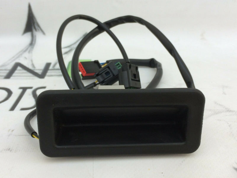 RANGE ROVER SPORT L320 2010-13 BOOTLID HANDLE RELEASE SWITCH TAILGATE YUZ500020