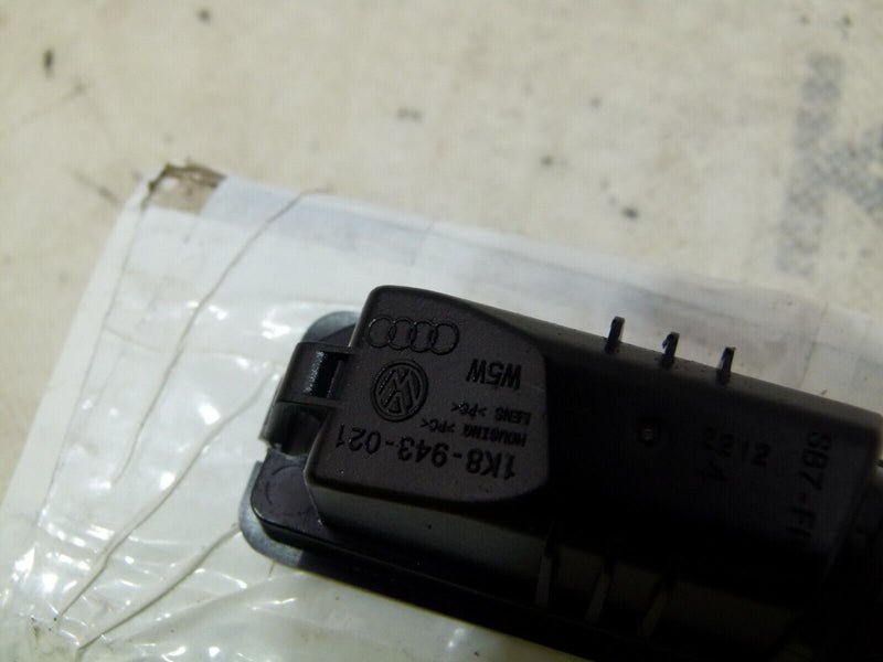 VW GOLF MK6 2008-2012 LICENCE NUMBER PLATE LIGHT GENUINE 1K8943021