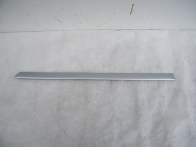 VW GOLF MK4 / BORA LEFT HAND REAR DOOR TRIM MOULDING 1J4853753B GRU (VW92)