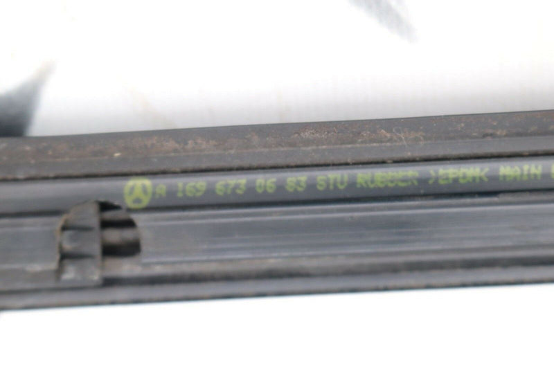 MB B CLASS W245 2006-2011 SET REAR QUARTER GLASS MOULDING TRIM A1696730583