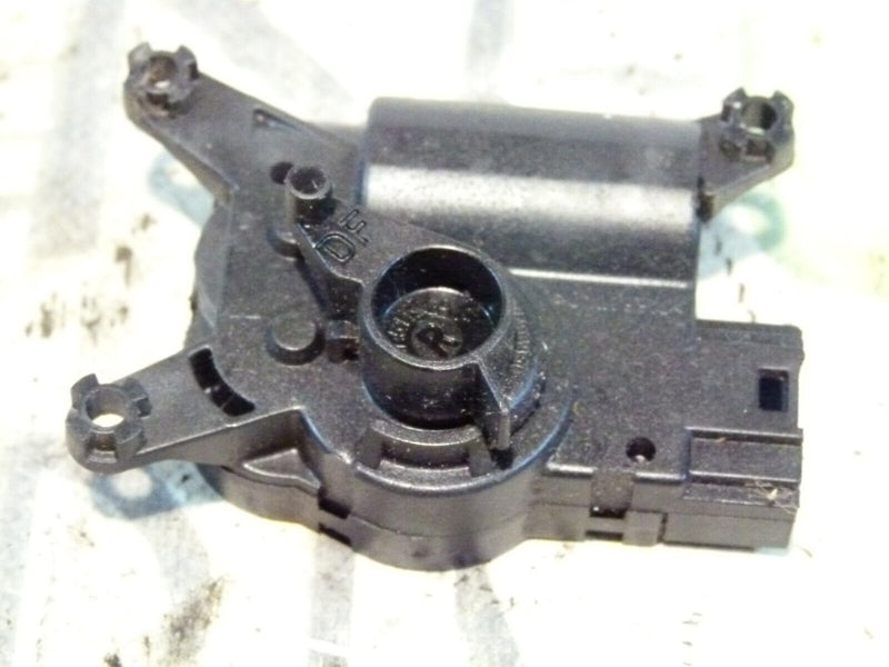 AUDI Q7 HEATER AIR VENT FLAP MOTOR ACTUATOR GENUINE 52411483R06
