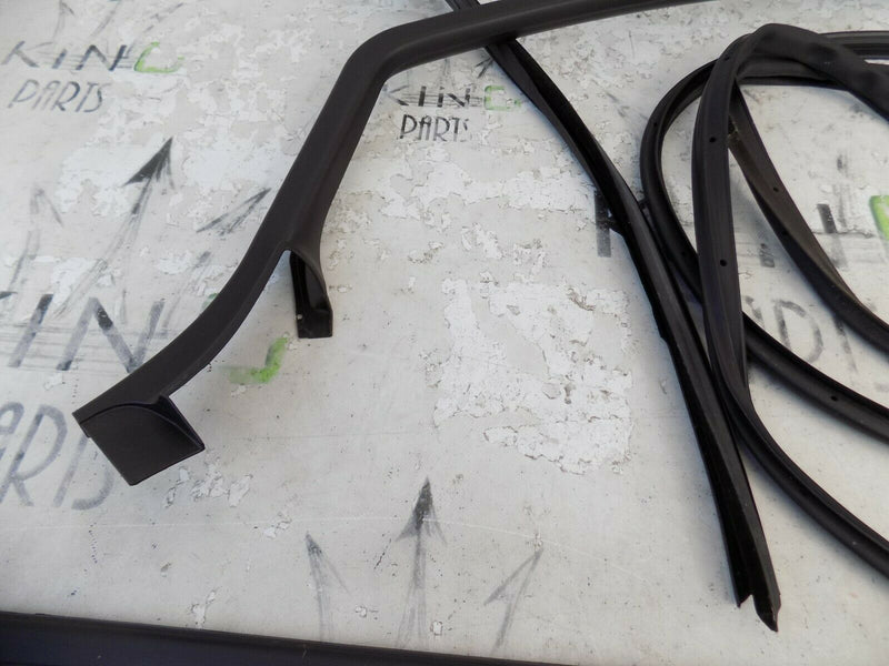VAUXHALL ASTRA J MK6 2009-2014 FRONT RIGHT DOOR SEAL TRIM RUBBER TRIMS
