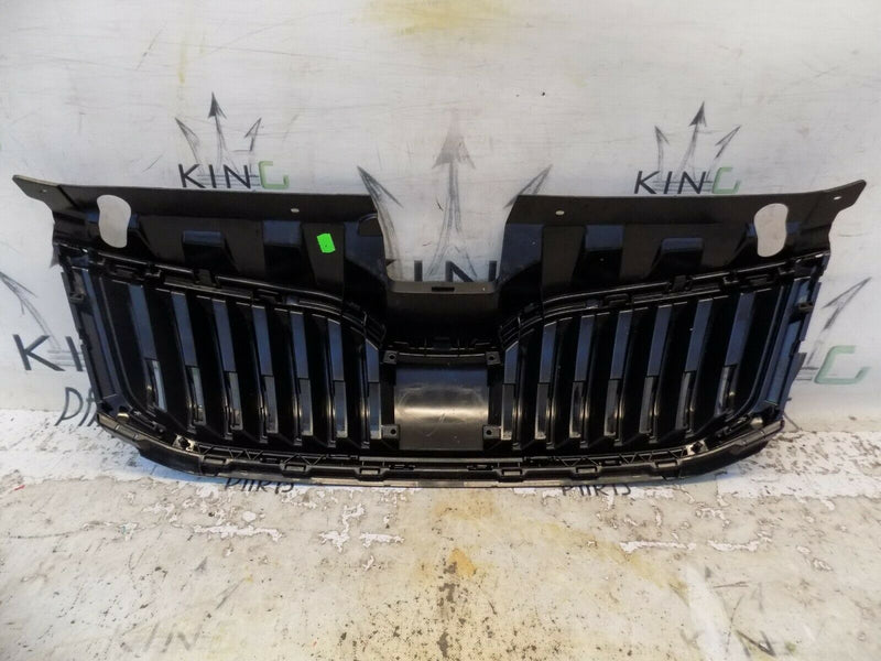 SKODA OCTAVIA 3 MK3  2017-2020 FRONT BUMPER GRILL WITH SURROUND TRIM 5E0853653C