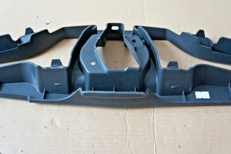 RENAULT CLIO IV 2013 ONWARDS GENUINE GRILL BACKING 628101467R (S11-15)