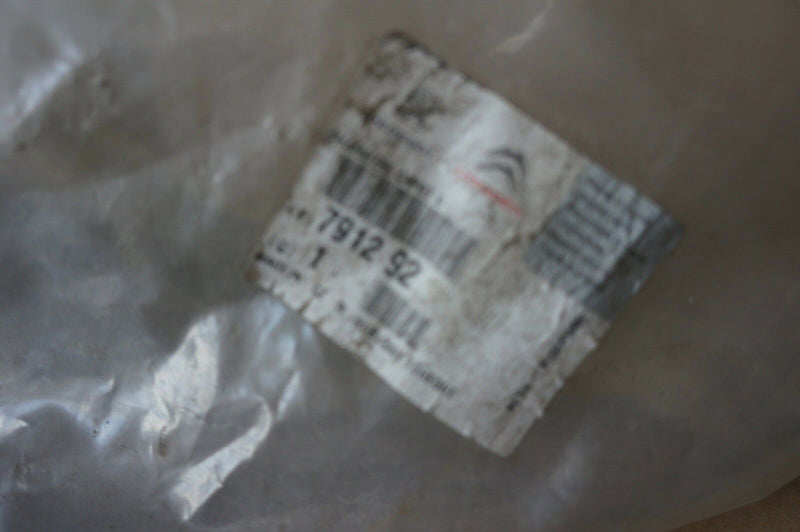 CITROEN C1 PEUGEOT 107 2005-2015 Bonnet parts hub hingeright side i791292 (S01)