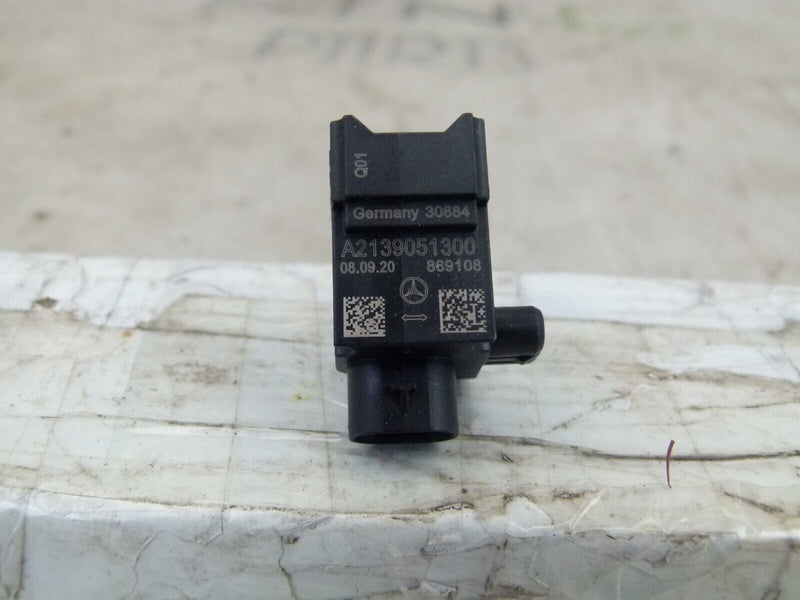 MERCEDES E W213 2016-20 ACCELERATION SENSOR GENUINE A2139051300