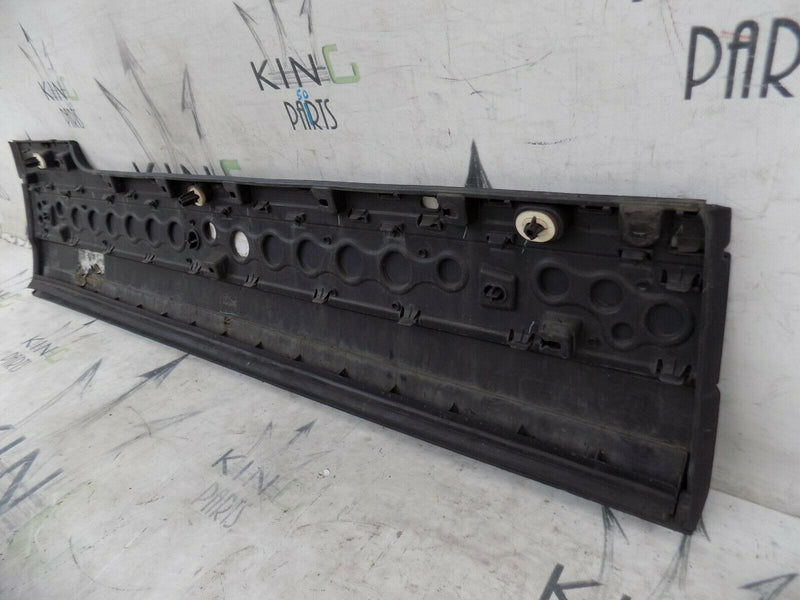 LAND ROVER VOGUE L405 FRONT RIGHT DRIVER SIDE LOWER DOOR TRIM CK5221064