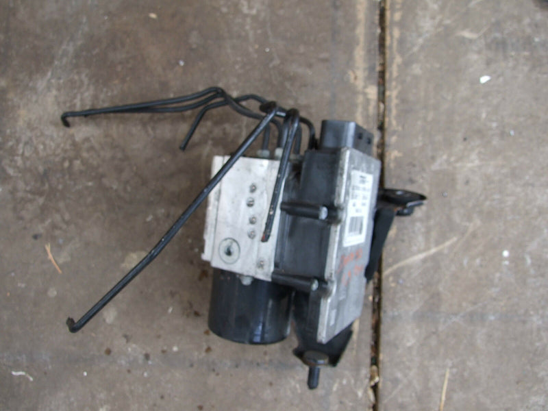 SAAB 93 9-3 1.9 TID 2006 ABS Pump Modulator Control Unit 13664004