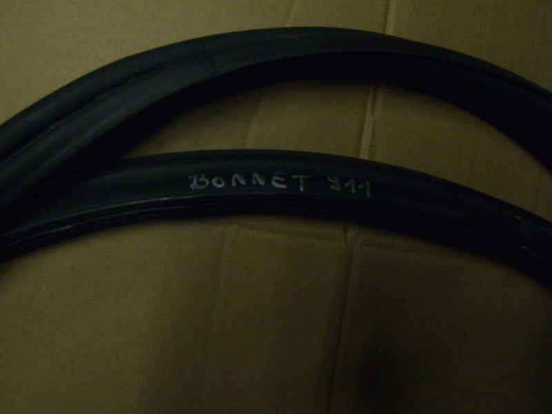 Porsche 911 996 Boxster 986 Bonnet Rubber Hood Seal Surround